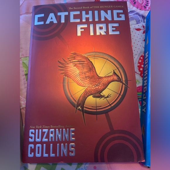 Hunger games book series - Picture 2 of 4